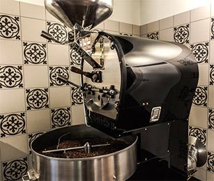02Leogold_Kaffeeroester