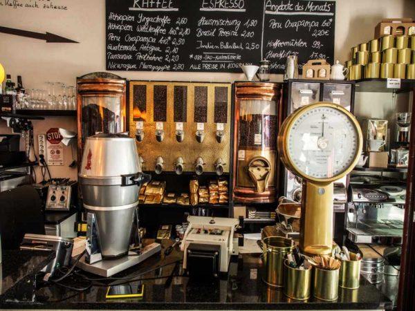 cafe3-1000-600x450